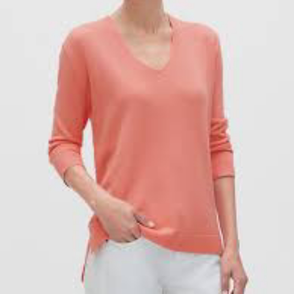 Banana Republic high low v neck sweater, medium, peach/ orange